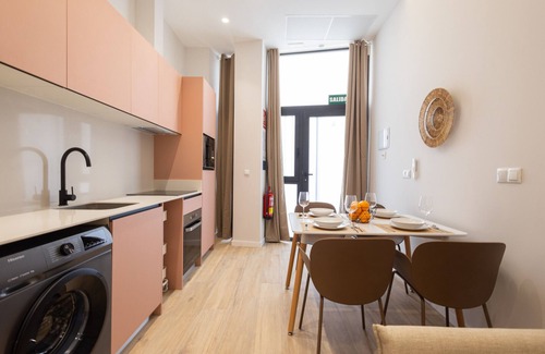 La Creu del Grau Apartment | The Trafalgar Apartment 06 by Florit Flats