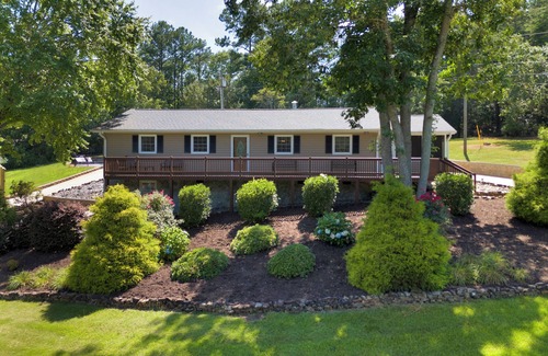 Travelers Rest House | the TRail house 4Bdrm Biker's Paradise w/Pool