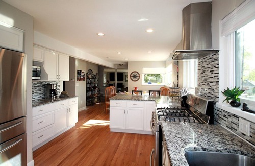 Bel Aire House | The Traveler's House-Central to All, Hilltop, Hot Tub, Gameroom, Firepit, Skiing