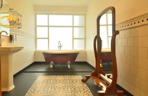 Kodaikanal Resort | The Tredis Heritage by the Lake