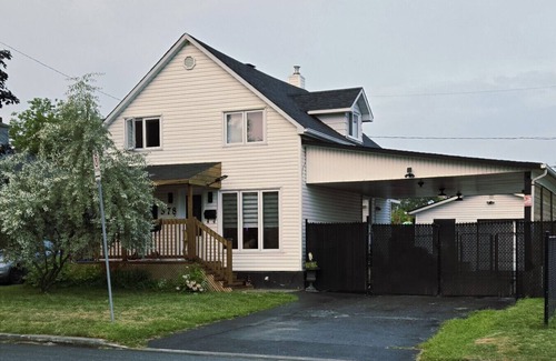Gatineau House | The tree bedrooms family nest