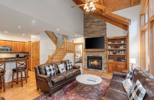 Foscoe House | The Tree House at Echota -Updated home with pool access