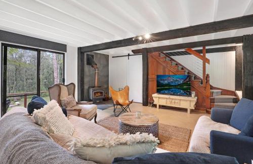 St. Georges Basin House | The Treehouse - Pet Friendly home in Jervis Bay!