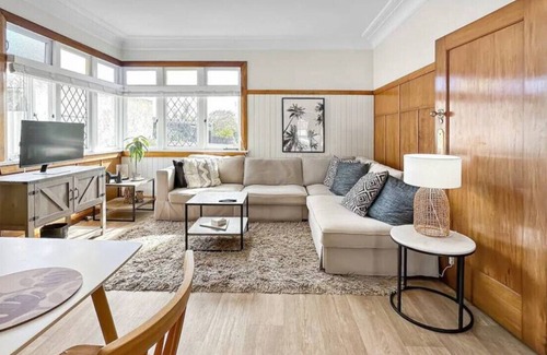 Birkdale House | The Tui House - Escape Birkenhead