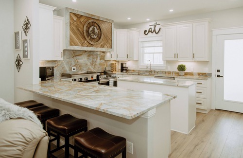 Steinhatchee House | The Twisted Fiddler -brand new home- sleeps 14 with optional boat slips