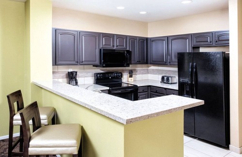 Enterprise Condo | The Ultimate 2Bedroom Condo Experience with a Lazy River in Vegas–Special Offer!
