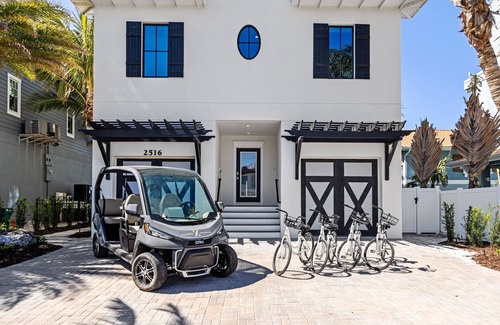 Bradenton Beach House | The Ultimate Beachfront Luxury Home! Amazing Pool and Spa, Rooftop Deck Sunsets!