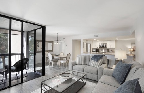 Delray Beach Condo | The Ultimate Getaway in Delray Racquet Club - Beach Chic