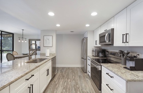 Delray Beach Condo | The Ultimate Getaway in Delray Racquet Club - Beach Chic