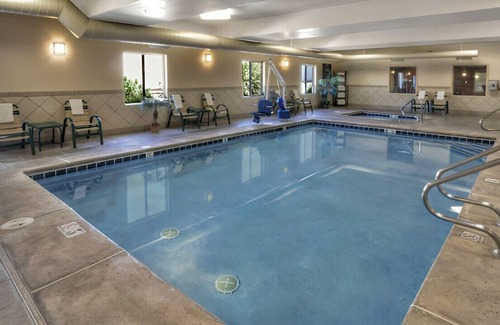 Twin Falls House | The Ultimate Luxury Getaway for Couples! Free WiFi