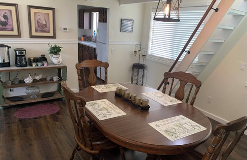 Sulphur House | The vacation home that has everything. Fishing, playing, hiking