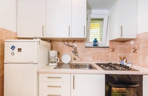 Krusevo House | The vacation house is located in the small village Susnjar ll and only about 70 m from the sea and p