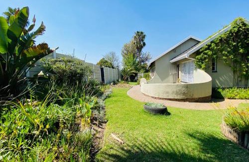 Greater Johannesburg Metropolitan Area Villa | The Valley, tranquil 3 bedroom home with pool