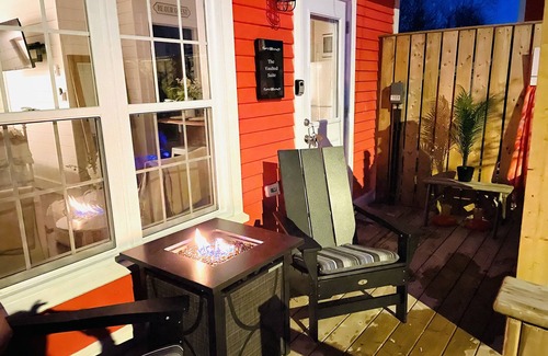 Cupids House | The Vaulted Tiny house w/Hot Tub-A Luxury Stay in Cupids NL
