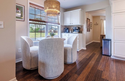 Bentonville House | The Velvet Spoke - Perfect for Groups and Families - Pet Friendly - Sleeps 10