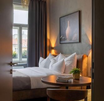 Karlin Hotel | The Viaduct - Suites & More