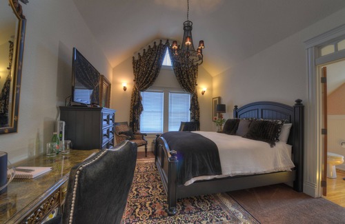 Downtown Bed & Breakfast | The Victoria B & B