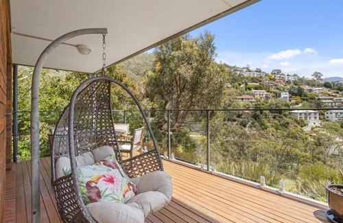 Sandy Bay Apartment | The View 2 bed unit with stunning Hobart outlook