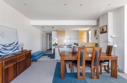 Docklands Apartment | The View at Docklands Resort style City Living