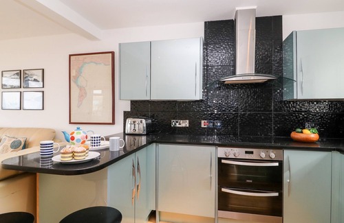 Portland Cottage | THE VIEW, family friendly in Fortuneswell