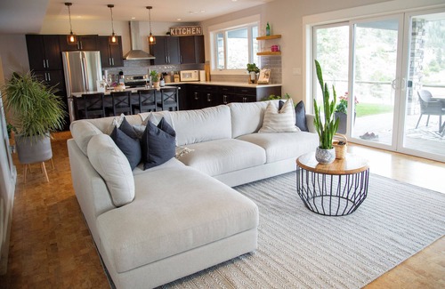 Okanagan-Similkameen Apartment | The View: Luxury Retreat with Stunning Views