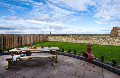 Chathill Cottage | THE VIEW, near Beadnell - Dog friendly, coastal cottage sleeping 6 with Wi-Fi