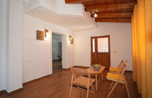 Gjirokaster Villa | The VIEW Rooms and Terrace