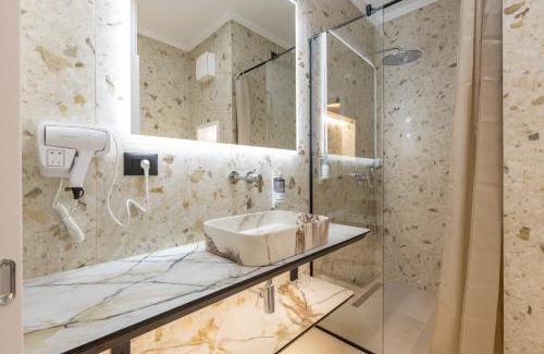 Qender Apartment | The View - Ruby, Luxury, Central