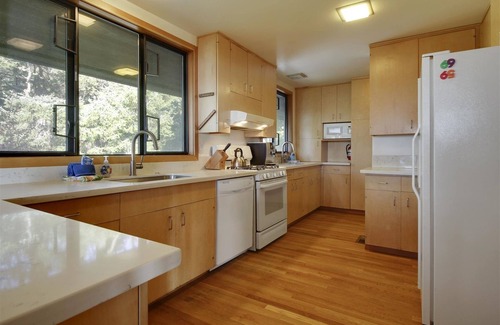 Cannon Beach House | The Viewpoint - Oceanfront! - Beachcomber Vacation Homes