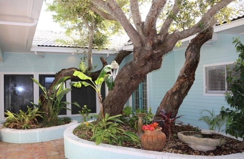 Fulton House | The Villa at D&R Pelican Bay Resort