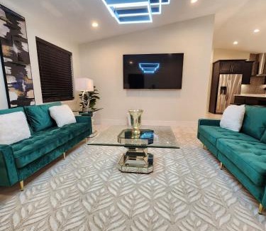 College Park House | The Villa Orlando@College Park. Sleeps16