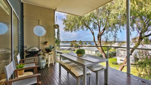 Metung House | The Village Lighthouse