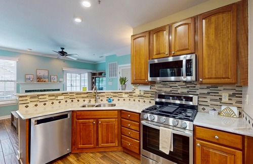 Villages of Five Points Condo | The Villages of Five Points condo w/community pools, tennis courts, shops