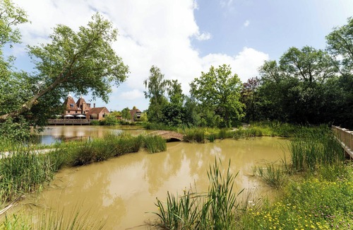 Appledore House | The Vineyard Oast & Barn - Sleep 25 - Private Pool - Boating Lake n