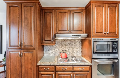 Nashville House | The Vivianne - LUX 4BR, 3Bath home, Pet friendly!