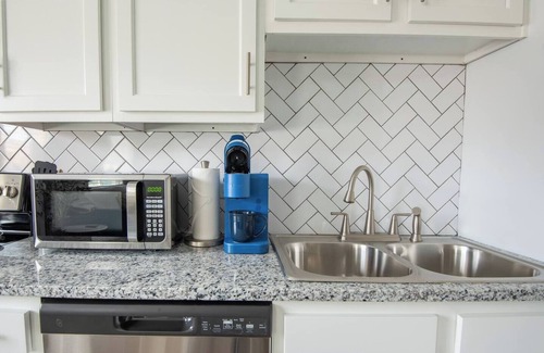 Five Points South Condo | The Vulcan Hexaplex - 6 Private Units/WiFi/Parking