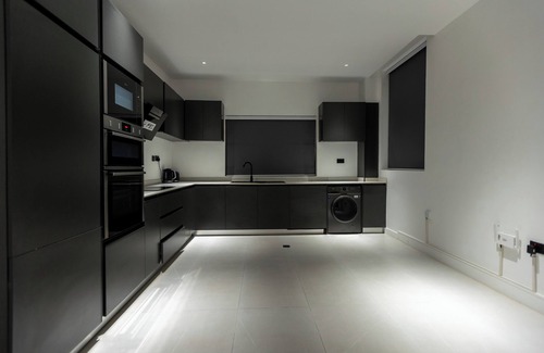 Teshie Apartment | The VVS Apartments - Three-Bedroom Premium Apartment with Balcony