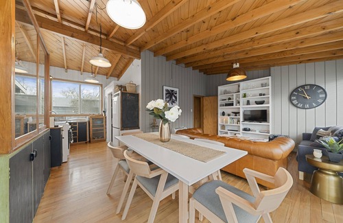 Martinborough Cottage | The Walnut Tree House - Martinborough Holiday Home