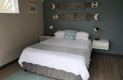 Vineta Apartment | The Waterfront Cottage F12