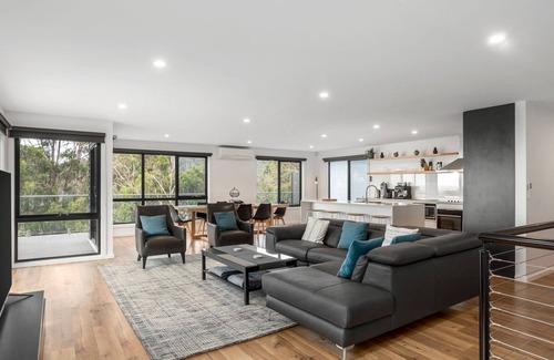 Wye River House | The Wave House - Family home in the tree tops with ocean views
