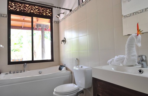Tangalle Hotel | The Waves Beach Chalets