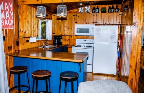 Tobermory Cottage | The Way Way Back 3 bedroom waterfront cottage with private dock Tobermory