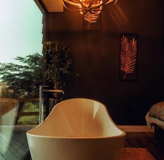 Fence Cabin | The Wellsprings Lodges and Restaurant