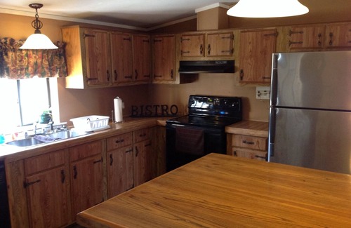 Cedar Island Cabin | The West Bay Lodge offers spacious amenities for a perfect getaway.