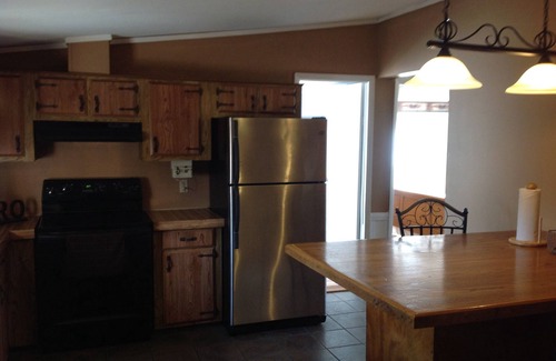Cedar Island Cabin | The West Bay Lodge offers spacious amenities for a perfect getaway.