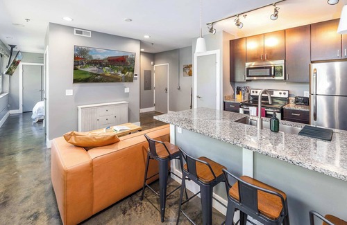 Roanoke Apartment | The West End Flats Downtown Free Parking
