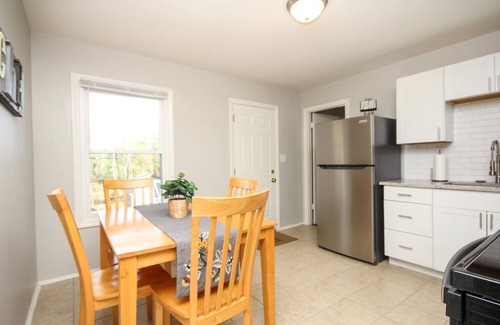 Charlotte House | The West End Jewel, a Spotless & Inviting Home Near Uptown.