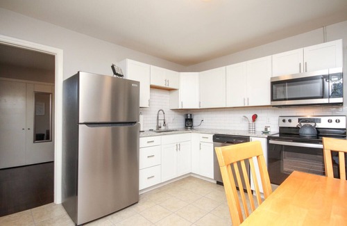 Charlotte House | The West End Jewel, a Spotless & Inviting Home Near Uptown.