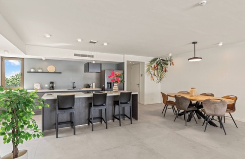 Pietermaai District Apartment | The Wharf 5D city apartment, overlooking Annabay, downtown Willemstad
