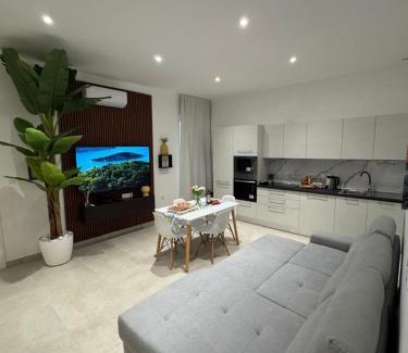 Gzira Apartment | The White Balcony